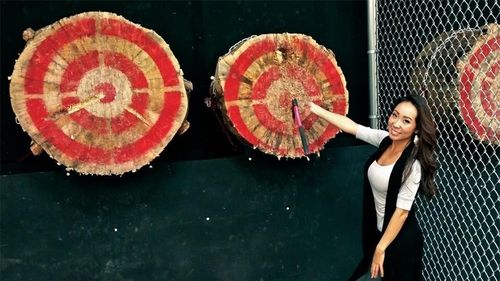 axe-monkeys-indoor-axe-throwing