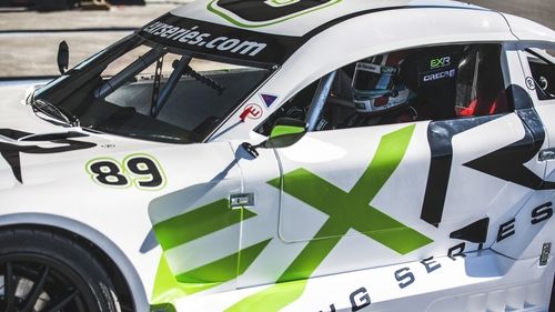 introduction-to-racing-course-with-pro-drivers