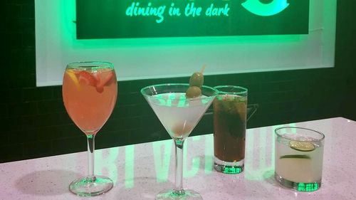 blackout-dining-in-the-dark-experience